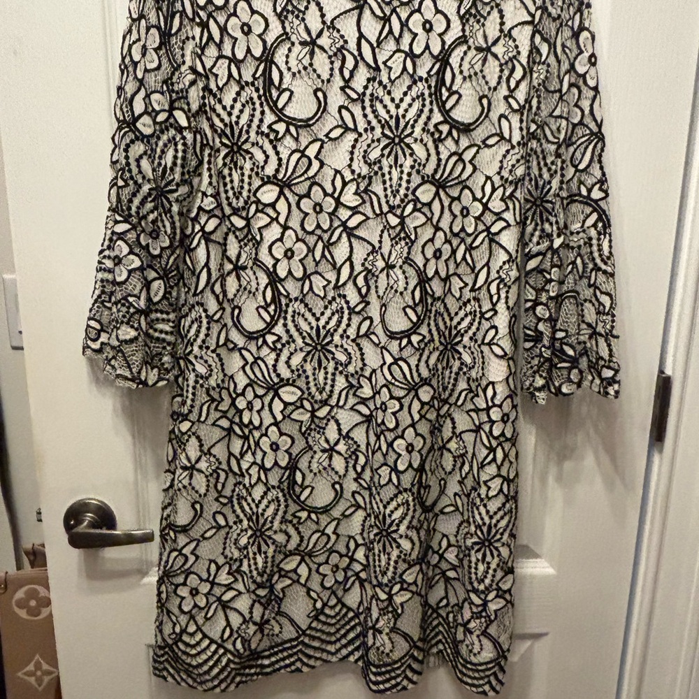 Sharagano Black and White Long Sleeve Dress